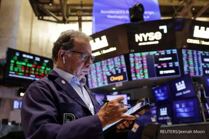 Dollar Rises while Global Stock Index Falls; Inflation and Tariffs in Focus