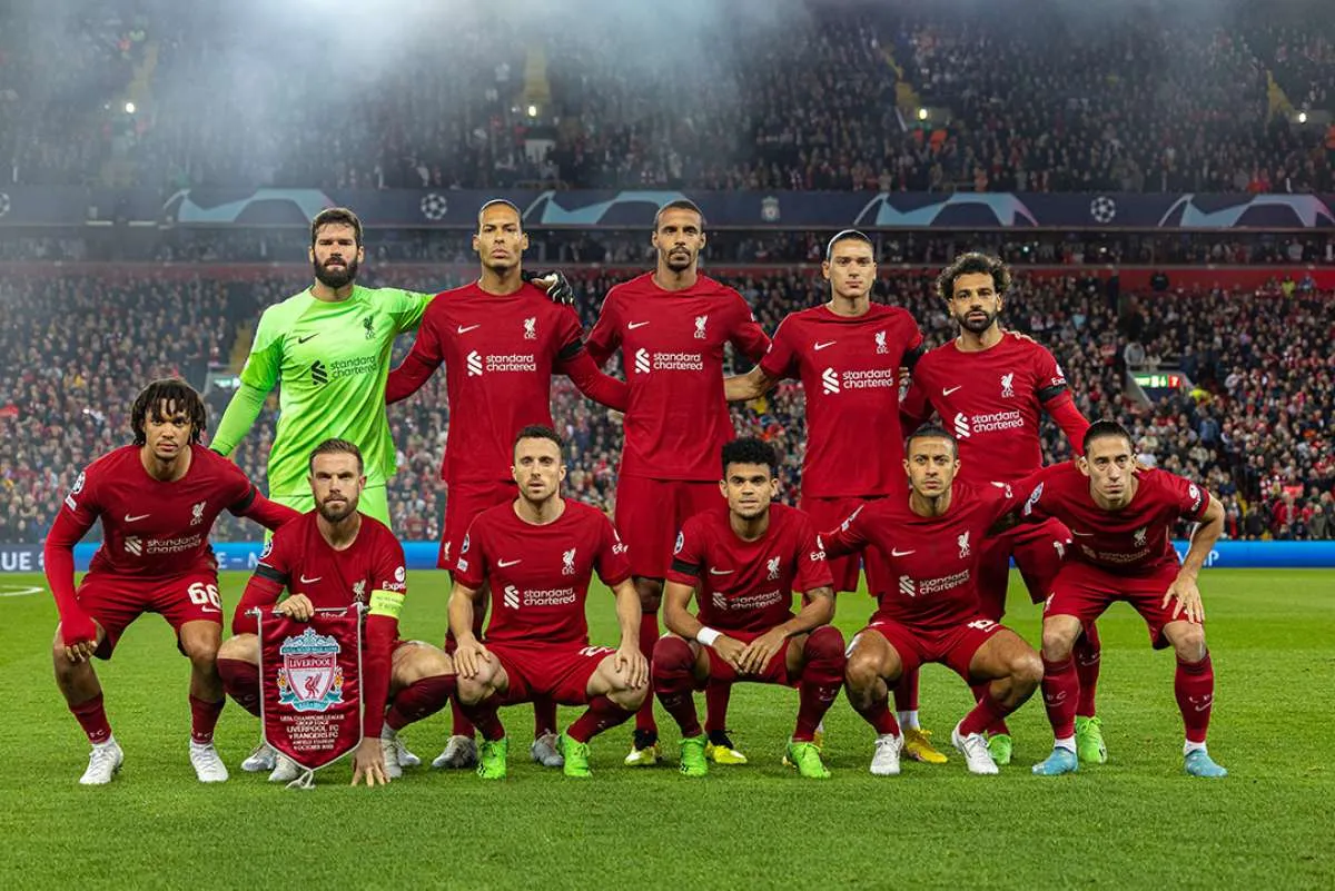 Brentford dan Bayer Leverkusen Tertarik Datangkan Bek Muda Liverpool Senilai £20 Juta