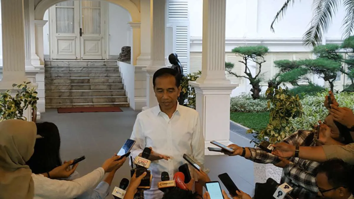 Kerusuhan meluas: Saatnya Jokowi bicara, jangan lewat menteri