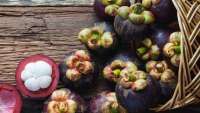 Buah Tropis Paling Enak dan Terkenal: Dari Manggis hingga Durian