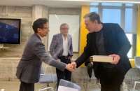 Menkes Temui Elon Musk untuk Bangun Akses Internet di Puskesmas Terpencil