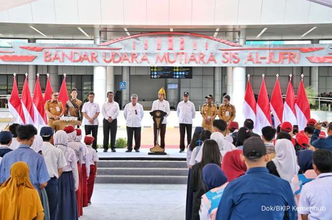 Indonesian President Joko Widodo inaugurates 4 airports in Sulawesi