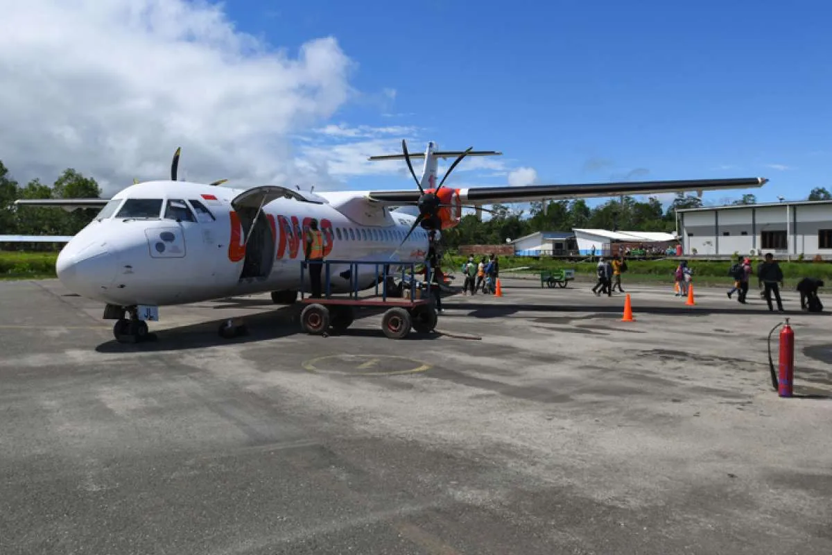 Resmikan Bandara Ewer, Jokowi Harapkan Konektivitas Kawasan Asmat Terbuka