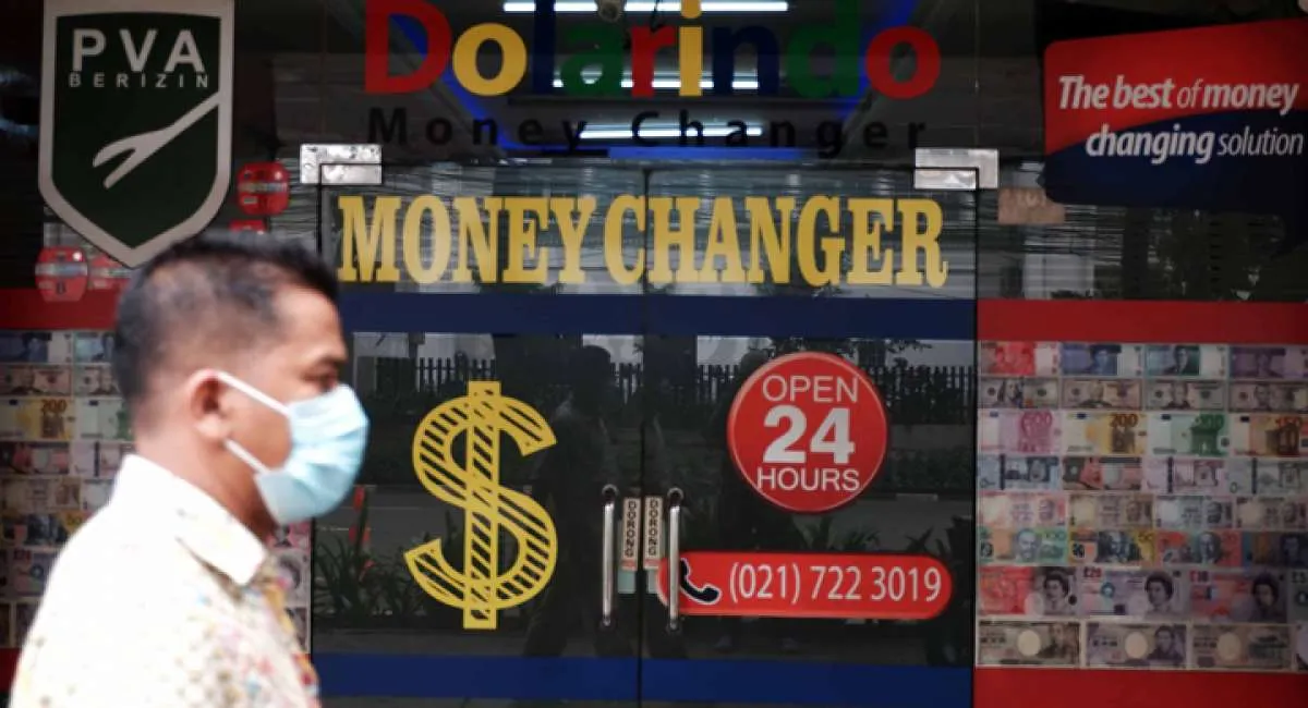 Ke mana harga dolar AS menuju? Rupiah keok 8% rupiah sebulan terakhir