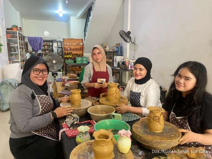 Peluang Usaha Kelas Kreatif saat Libur Sekolah, Ini Strategi Rumah Tanah Liat Citra