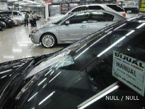 Pasar mobil dan properti mendongkrak penjualan kaca