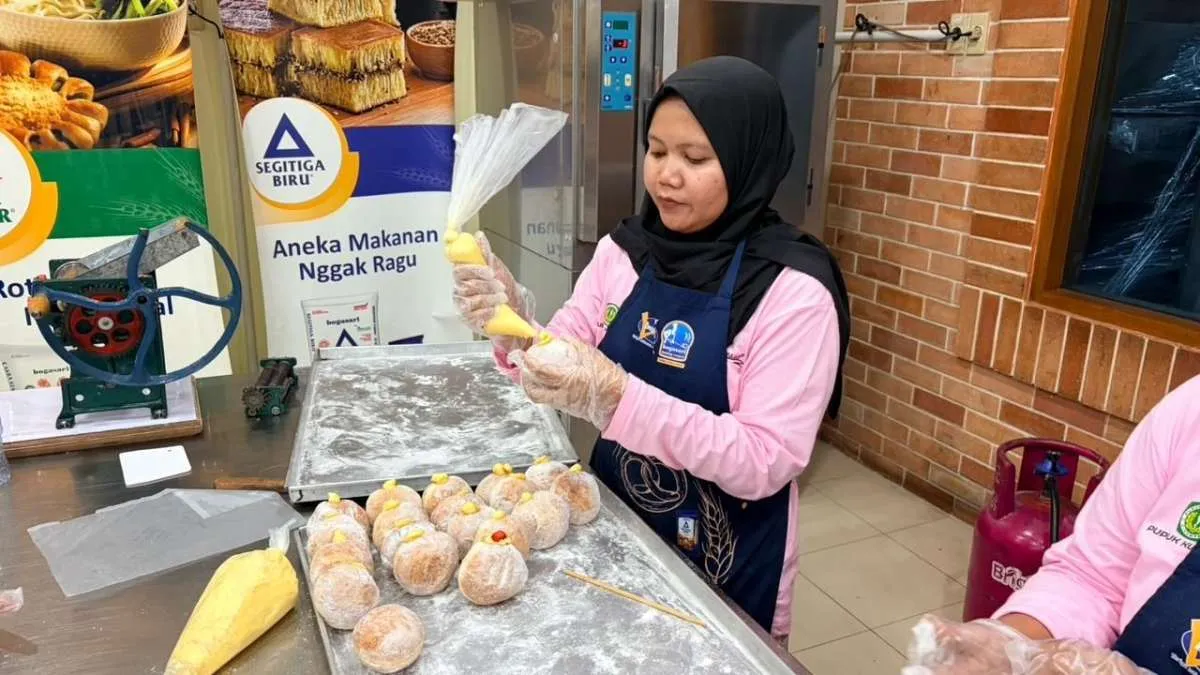 Pupuk Kujang Gandeng Bogasari Tingkatkan Keterampilan Tata Boga Warga Cikampek