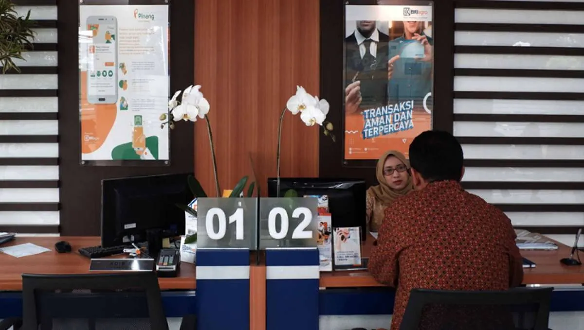 Simpanan di bank cilik melejit