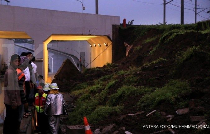  Pasca tembok ambrol, kereta bandara Soekarno-Hatta masih belum beroperasi