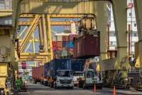 Ditopang Nonmigas, Surplus Neraca Perdagangan Mei 2025 Naik Tajam jadi US$ 4,30 M