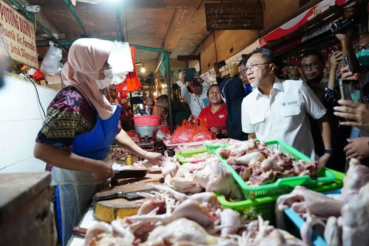 Pantau Pasar Rawamangun, Mendag: Harga Stabil, Imbau Pedagang Ikuti Harga Patokan