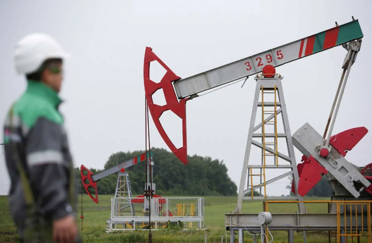 Harga minyak naik karena ketegangan Iran dan pemangkasan produksi OPEC