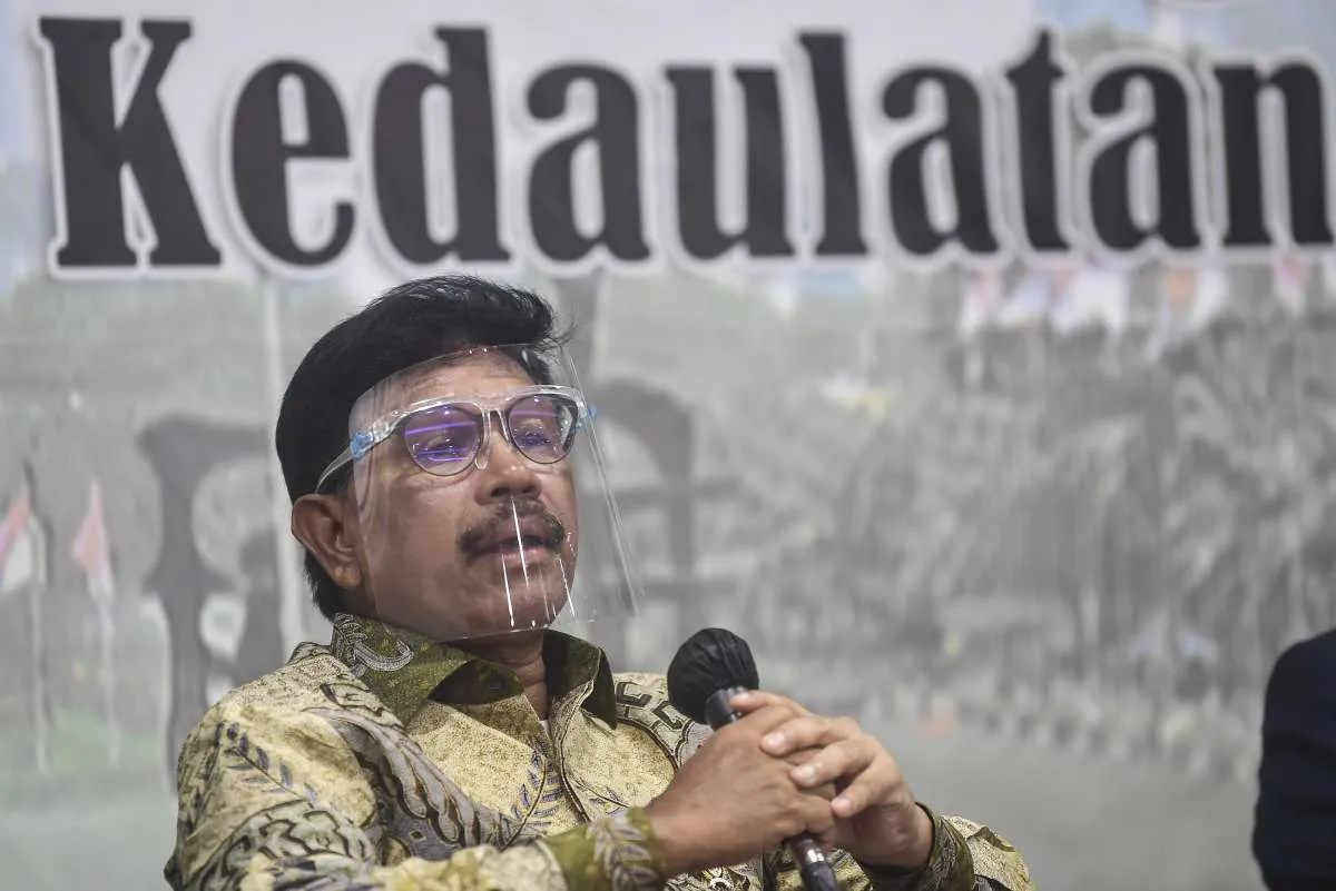 Soal kebijakan baru WhatsApp, Menkominfo angkat bicara 