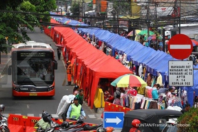 Sopir angkot demo lagi di Balai Kota, tuntut Jalan Jatibaru dibuka 