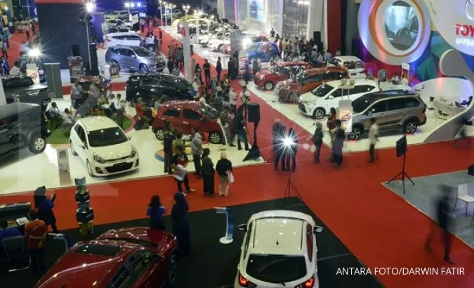 Car dealers give massive discounts