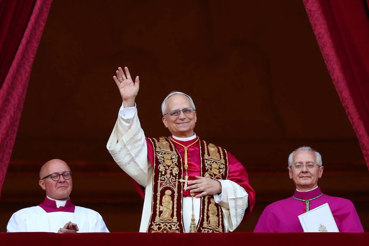 Isi Pidato Pertama Paus Leo XIV dari Loggia Pusat Basilika Santo Petrus