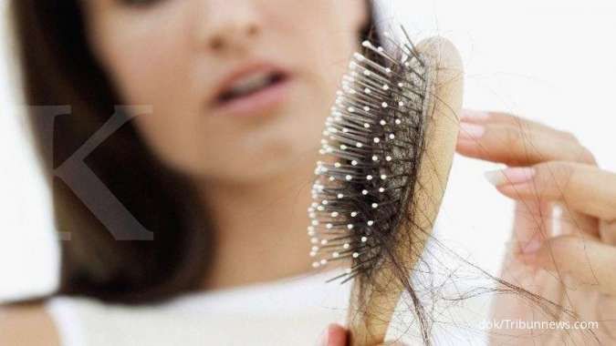 5 Cara Mengatasi Rambut Rontok Ini Tak Boleh Anda Lewatkan