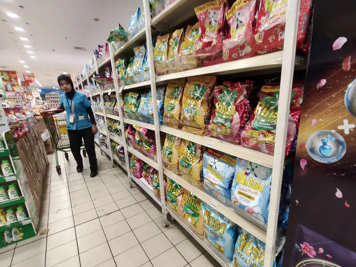 Dampak Pelemahan Rupiah ke UNVR, MYOR, ICBP, dan MAPI: Cek Rekomendasi Sahamnya