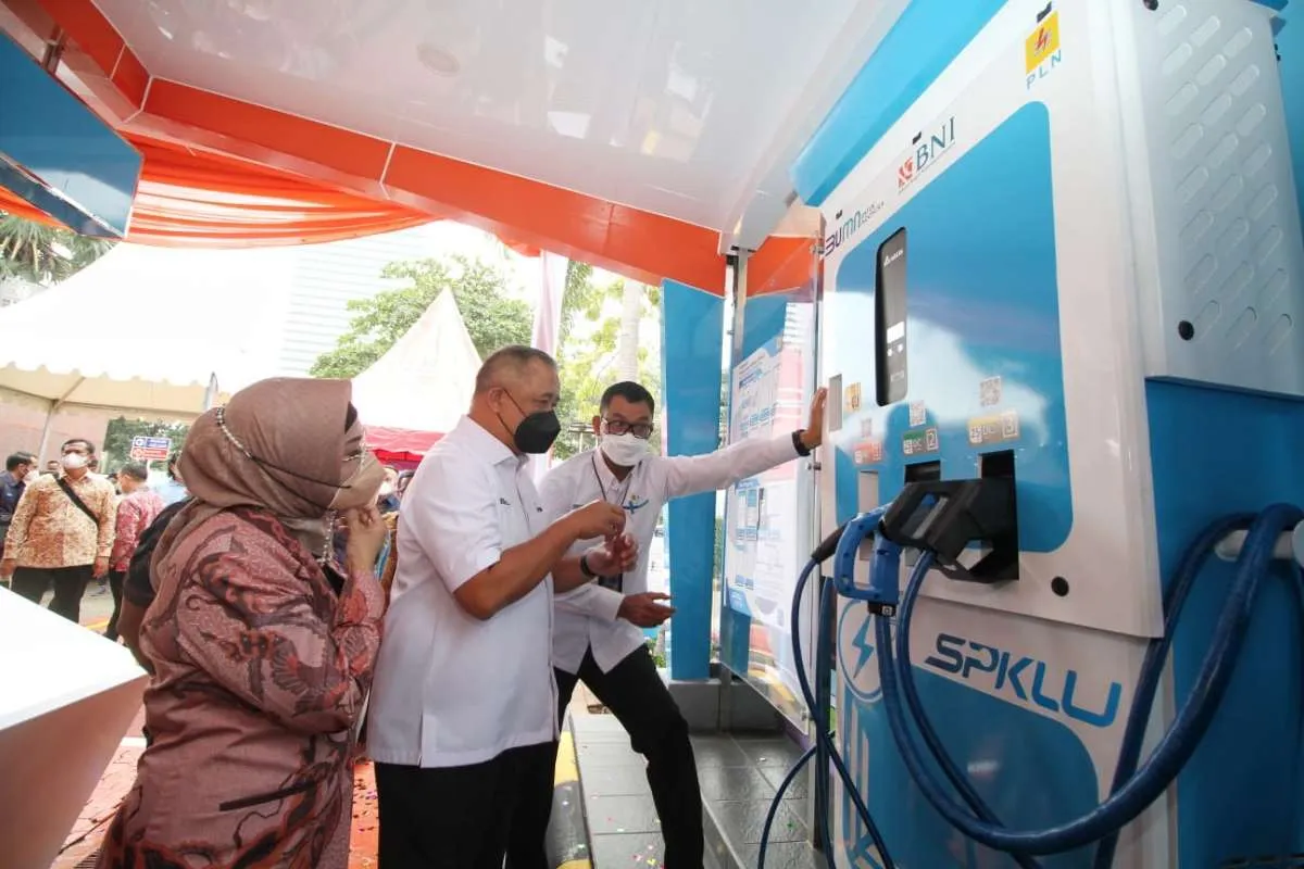 Jadi Pionir, BNI Pasang Dua SPKLU Skema Partnership