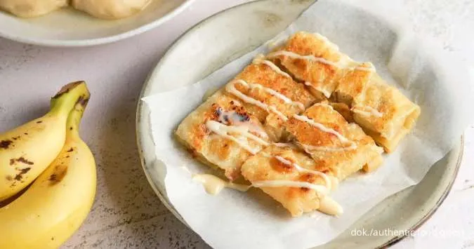 Makanan Khas Thailand Roti Gluay / Thai Banana Pancake