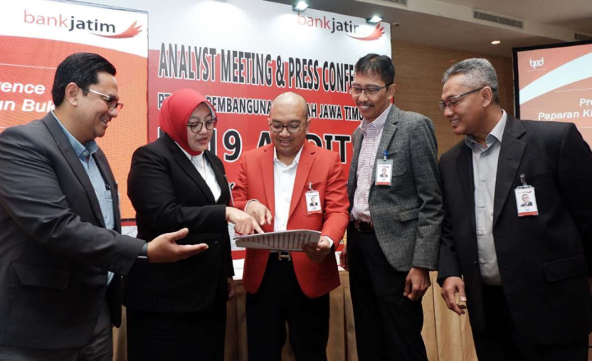 Bank Jatim (BJTM) Bagi Dividen Rp 48,2 per Saham, Direksinya Ikut Ketiban Berkah