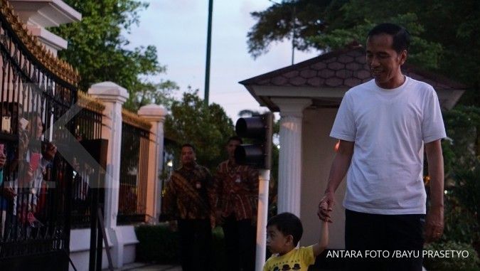 Malam Tahun Baru, Jokowi pilih bermain dengan cucu