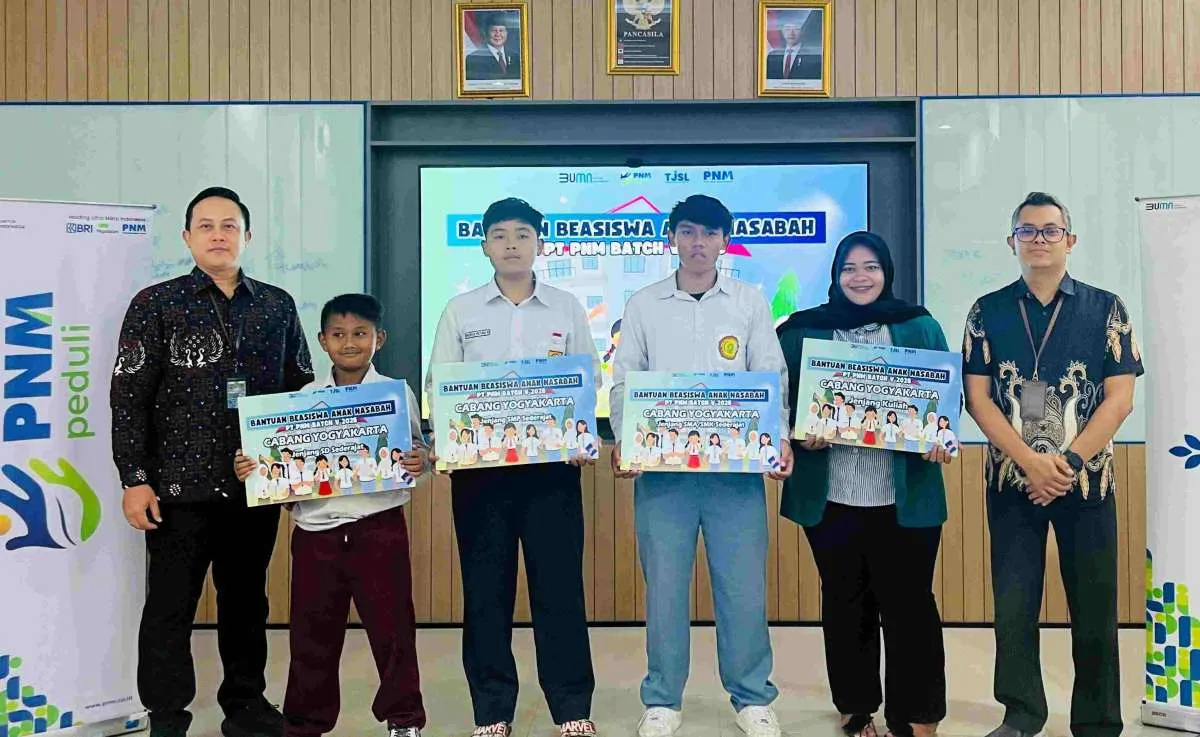 Dorong Pengentasan Kemiskinan, PNM Beri Beasiswa Pendidikan Bagi Anak Nasabah​