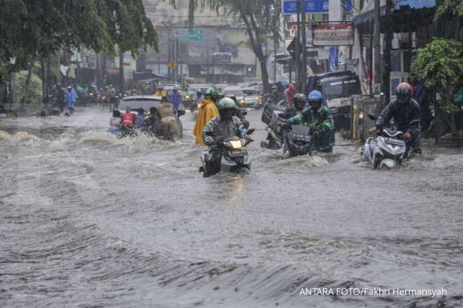 Jawa Barat & Jawa Tengah Waspada Bencana, Ini Peringatan Dini Cuaca Besok Hujan Lebat