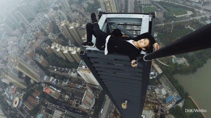 Pendaki atap China terjatuh dari gedung 62 lantai