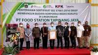 Bentuk Penerapan Antikorupsi, Food Station Tjipinang Jaya Raih Sertifikat SMAP