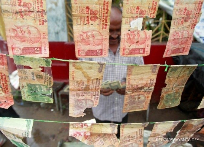 Performa rupee terburuk di Asia