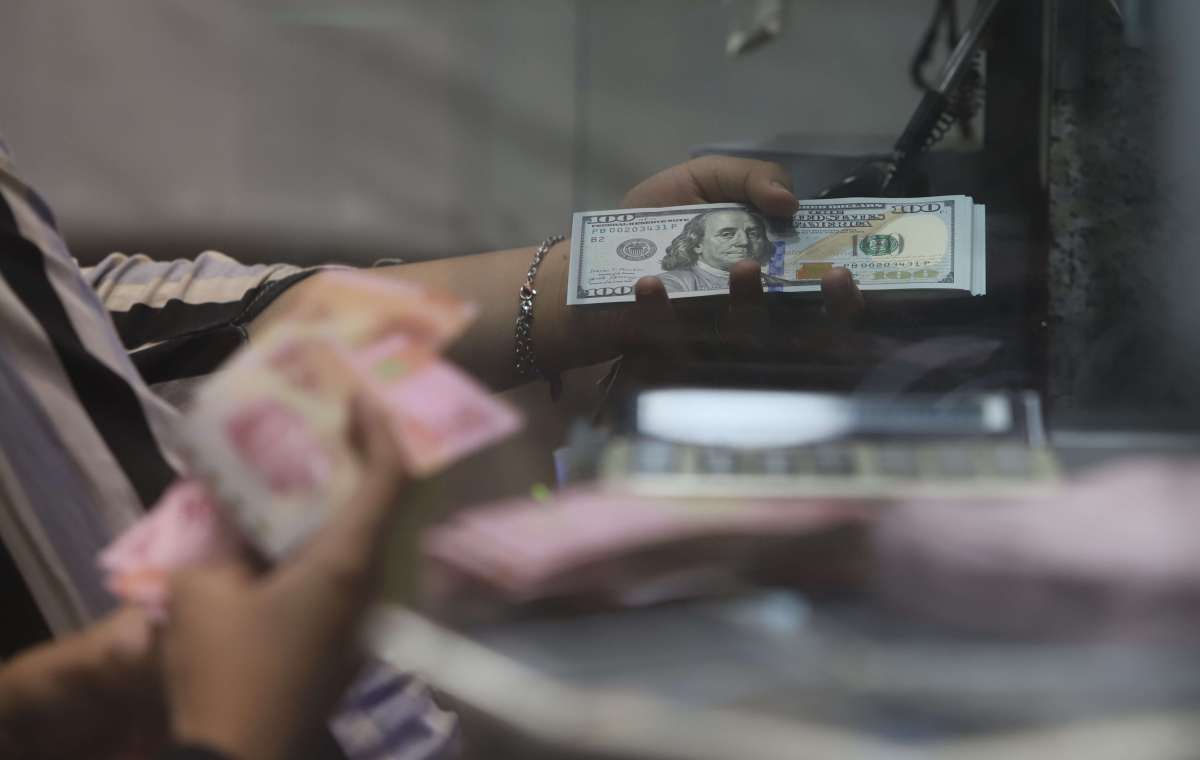 Rupiah Masih Akan Tertekan di Awal Pekan