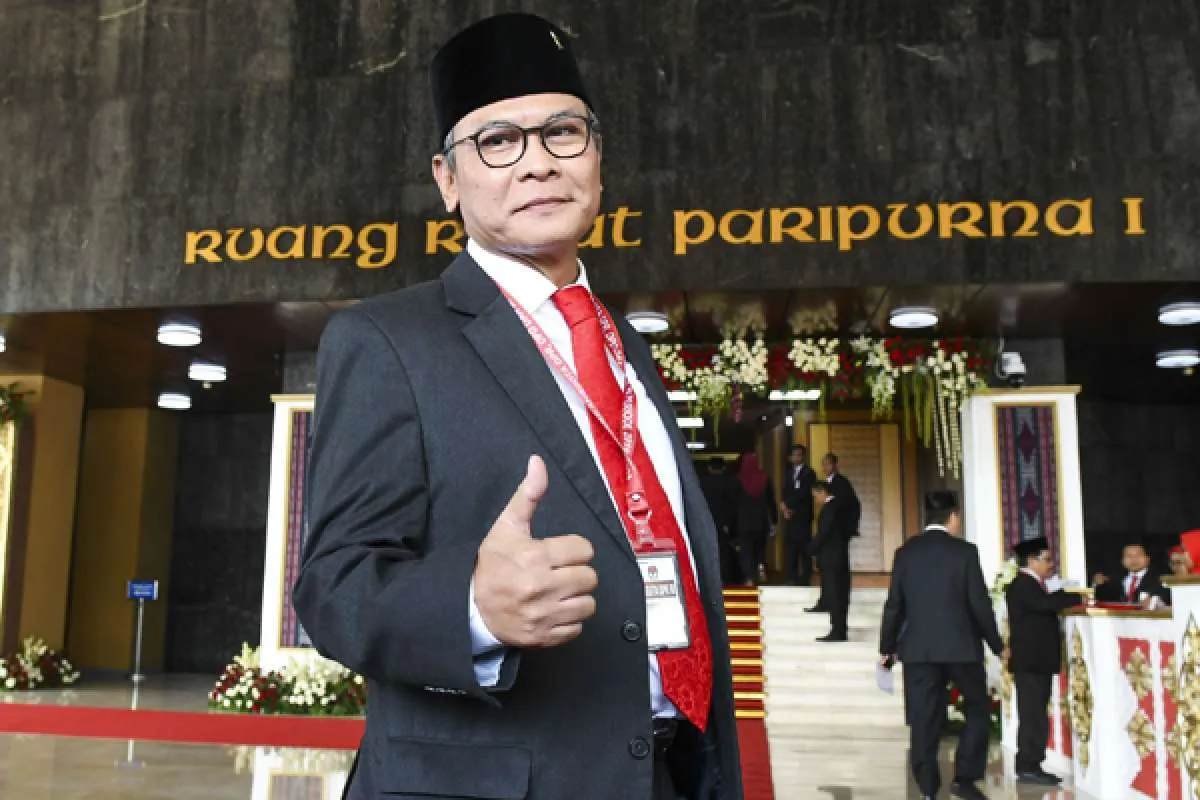 Interupsi rapat, Johan Budi usul Tito Karnavian tak kena reshuffle 