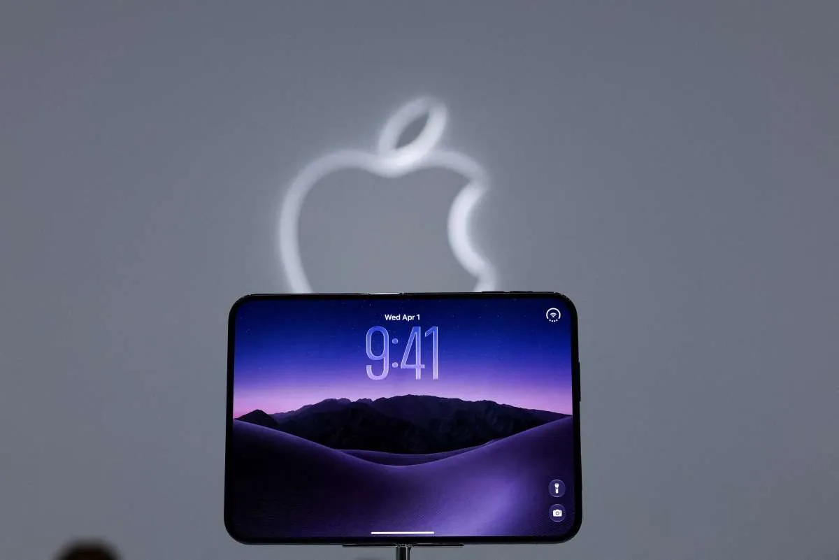 Pesanan iPhone Duo Ludes dalam Menit, Apple Batasi Stok di Gerai