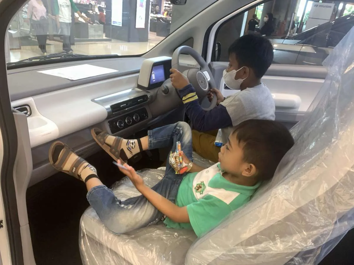 5 Cara Minimalisasi Risiko yang Membahayakan Anak Saat Berada di Dalam Mobil