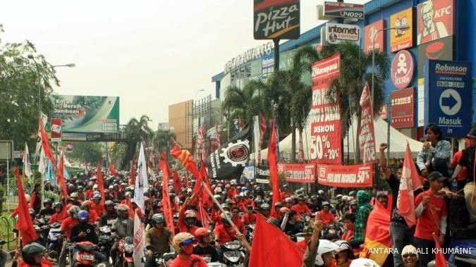 Demo ribuan buruh dikawal 7.195 personel polisi