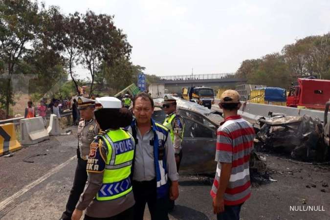 Dampak kecelakaan beruntun, arus jalan tol Cipularang diberlakukan satu arah