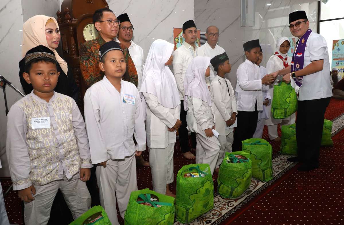 DPD REI Jakarta beri Santunan bagi 1.000 Anak Yatim dan Dhuafa