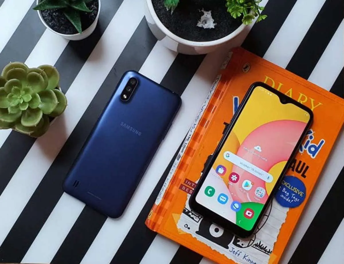 Cek harga hp Samsung A yang pas dikantong di sini