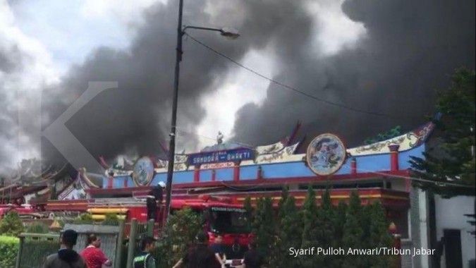 Vihara Samudra Bhakti Bandung terbakar saat umat tengah sembahyang 