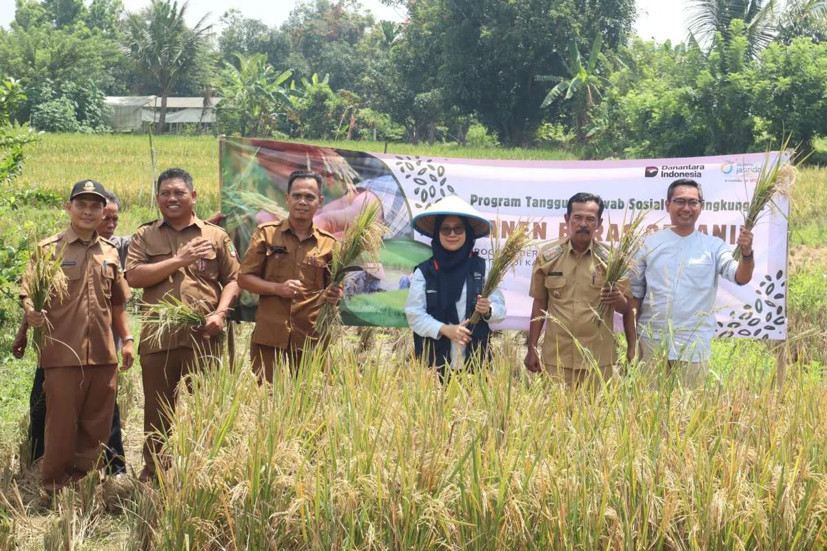 Jasindo Dorong Ketahanan Pangan Lewat Program Beras Sehat di Karawang
