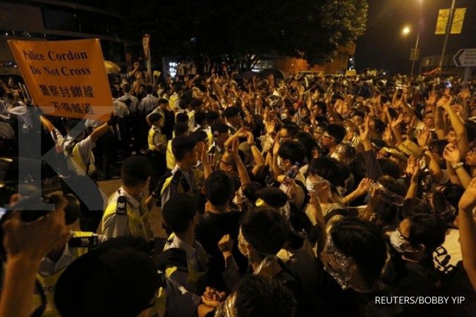 Hong Kong memanas, polisi bentrok dengan aktivis