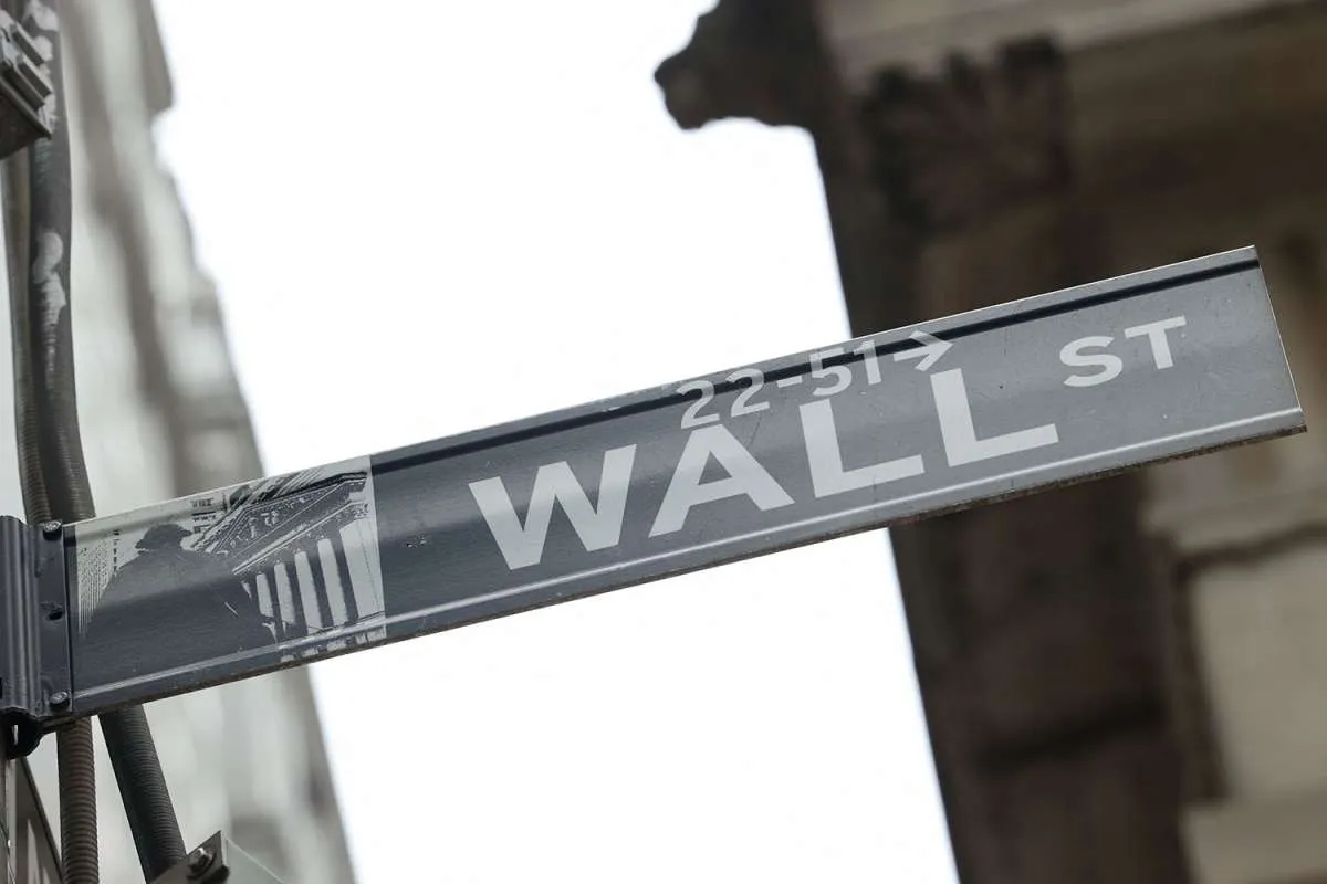 Indeks Utama Wall Street Turun, Sektor Energi Masih Menguat