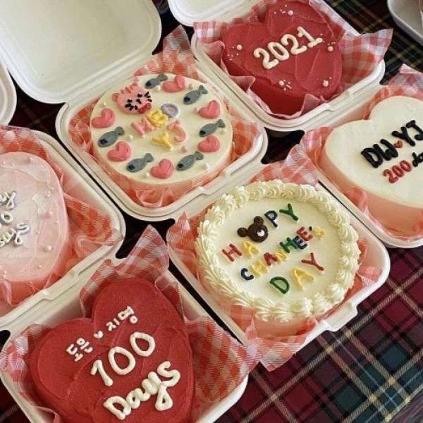 Korean mini cake lunch box