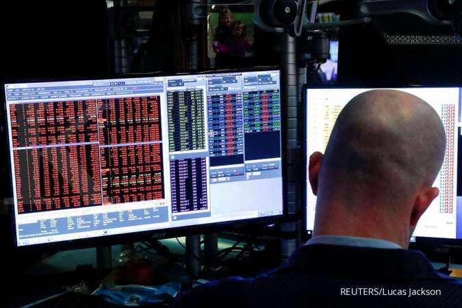 Wall Street tumbang, saham-saham teknologi menghadapi aksi jual