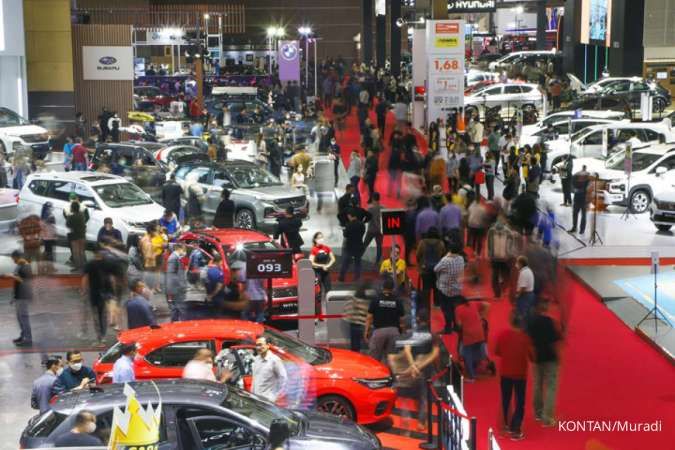 Penjualan Kembali Turun, Pasar Mobil Nasional Tak Kunjung Melaju