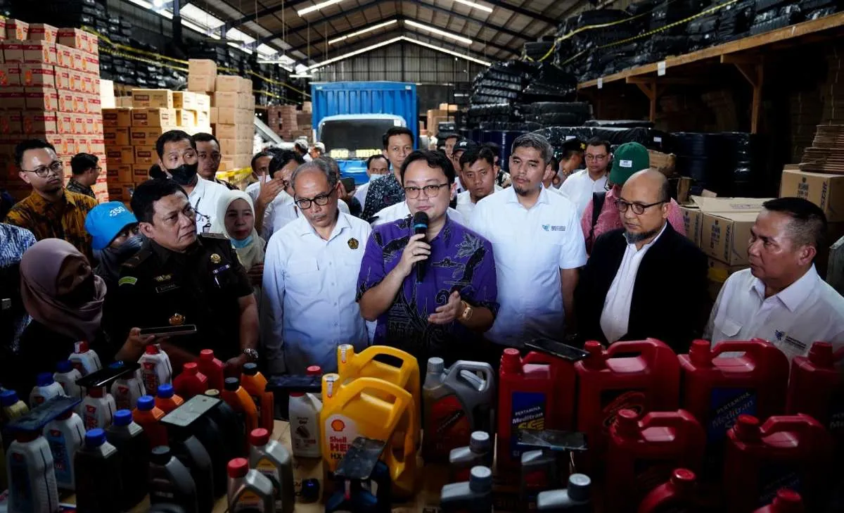 Jelang Mudik Lebaran, Kemendag Gerebek Produk Pelumas Ilegal Senilai Rp16,5 Miliar