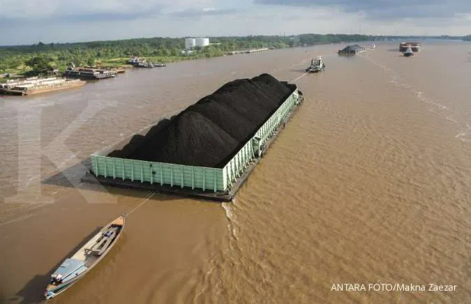 Indonesia's higher coal output target thwarted by heavy rains