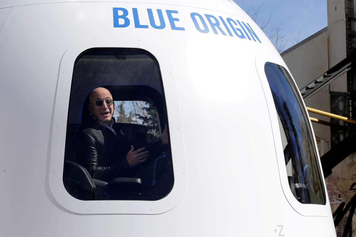 Amazon.com Disinyalir Akan Ambil Alih Satelit Starlink dari SpaceX Milik Elon Musk