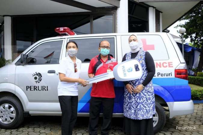 Peruri serahkan bantuan ambulans kepada Puskesmas Telukjambe 